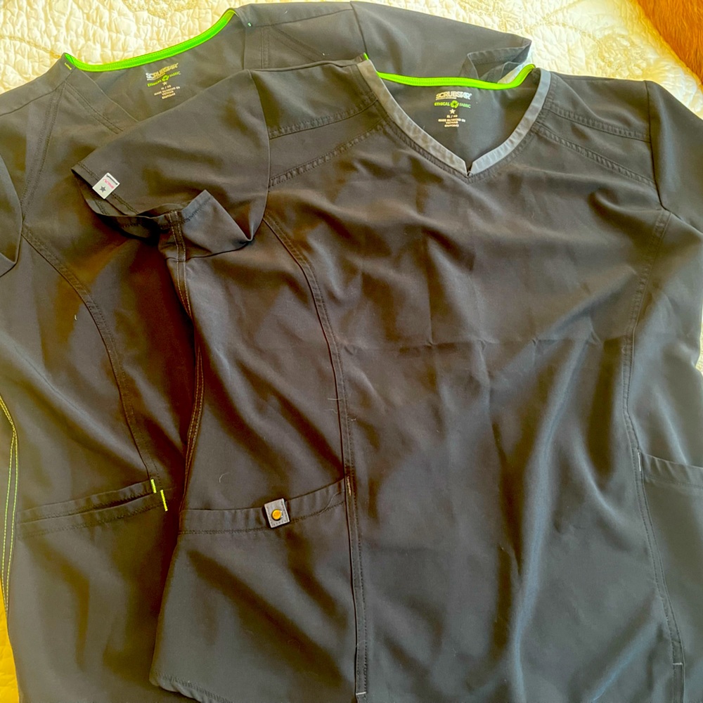 Scrub top set of 2